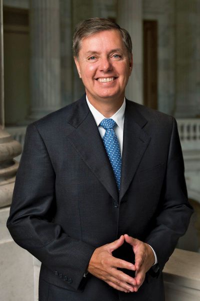 Lindsey Graham Accident & Bandages Update: What Happened To His Face and Nose?